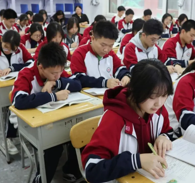 课例凸显了学术深度与策引导学生用首都鲜活实践验证教材理论